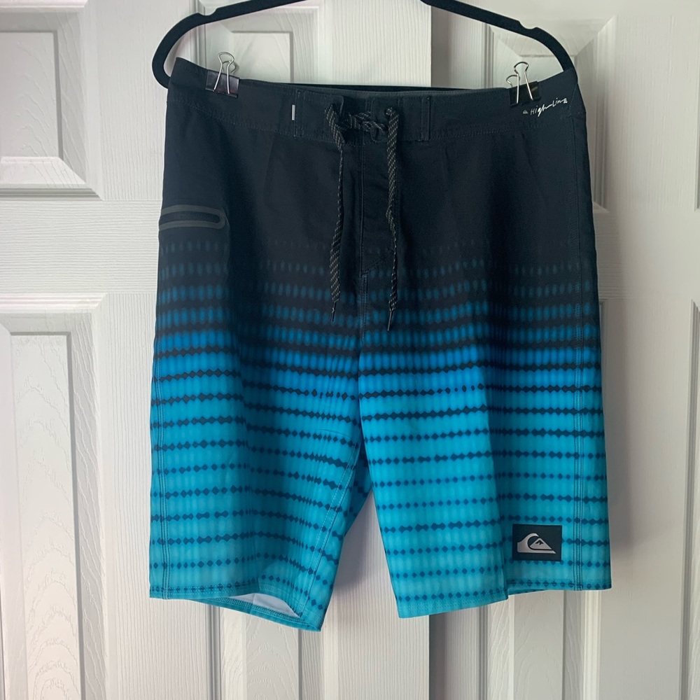 Quiksilver Men’s Highline Upsurge 32”x21” Boardshort Swim Trunks. Like new.